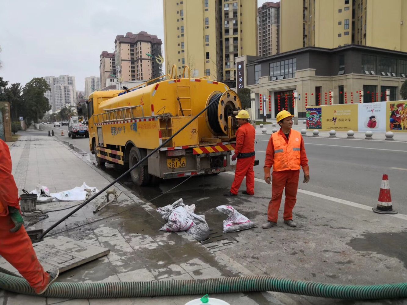 伍家岗排污管道清淤-管道清洗
